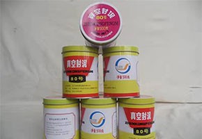 本產品是由潤滑油基礎油經精餾、深度處理、調合并經后處理工序制得。本產品用作真空冶煉、真空噴涂、電子管制造和原子能工業等真空設備的固定接頭、經常需要拆卸部分的密封或系統中有可疑泄漏點時的暫時性密封。按規